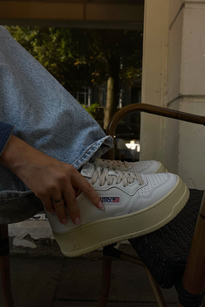 Sneaker Platform in Weiß Autry
