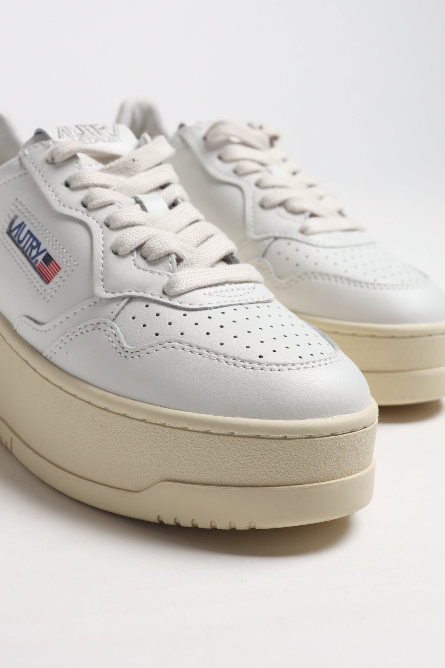 Sneaker Platform in Weiß Autry