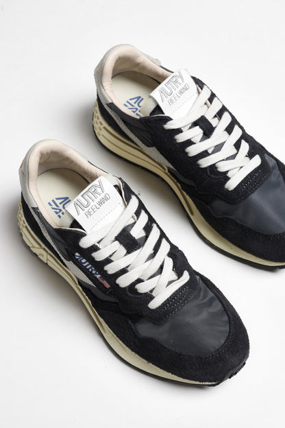 Sneaker Reelwind in Crack White/Black Autry