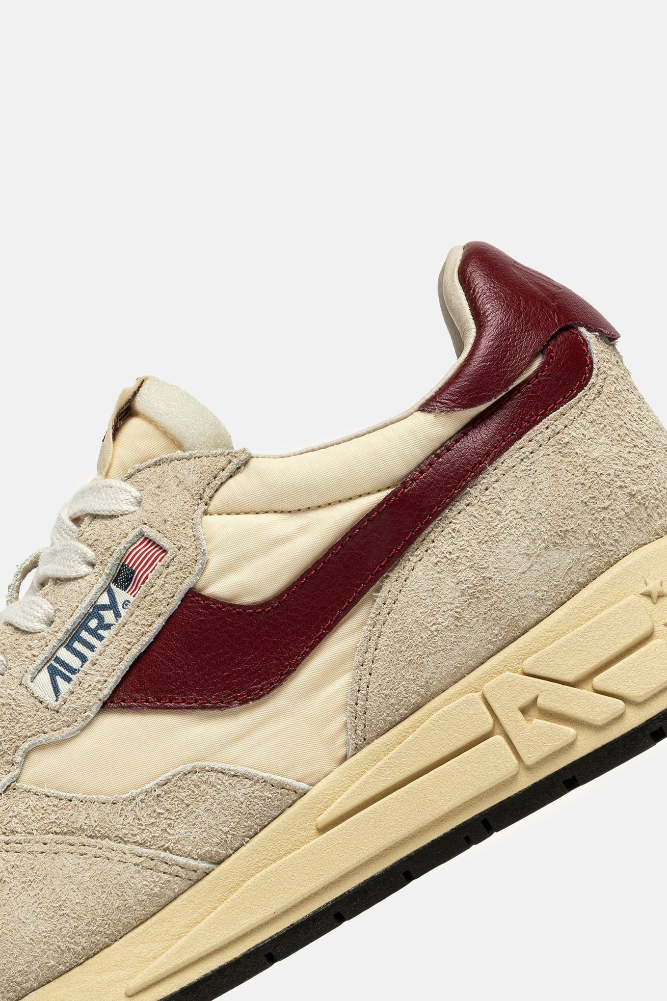 Sneaker Reelwind in Ecru/Ruby Wine Autry