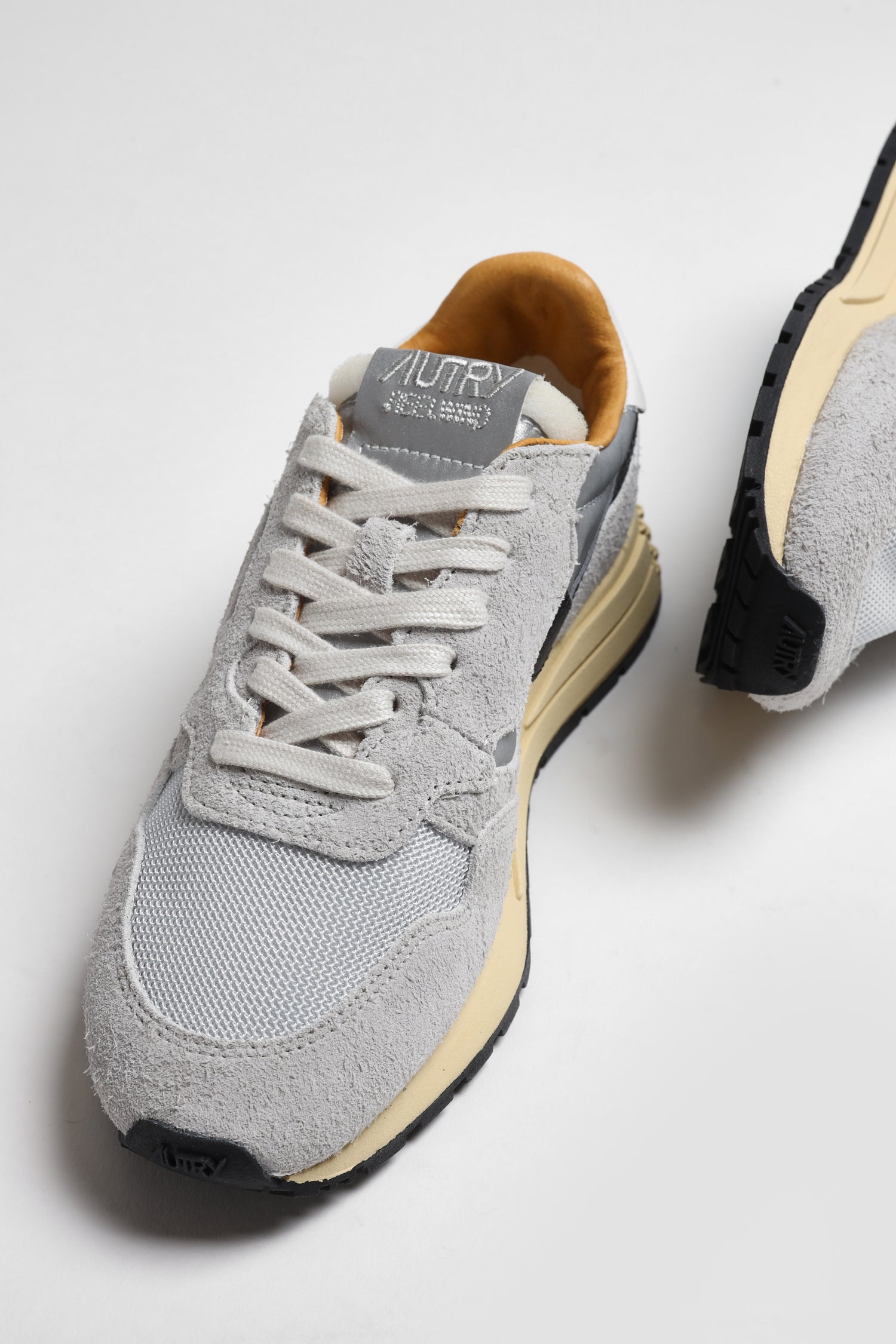 Sneaker Reelwind in Sand/Silber Autry