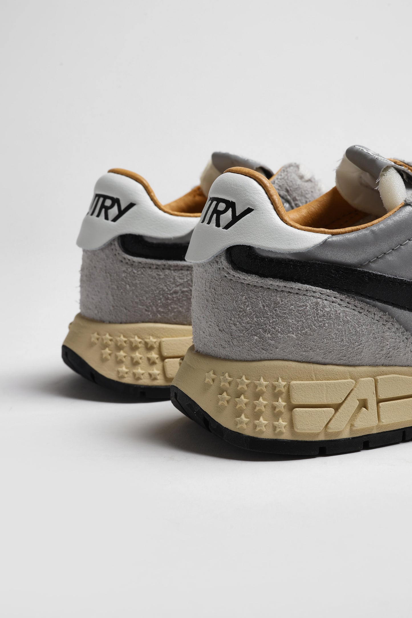 Sneaker Reelwind in Sand/Silber Autry