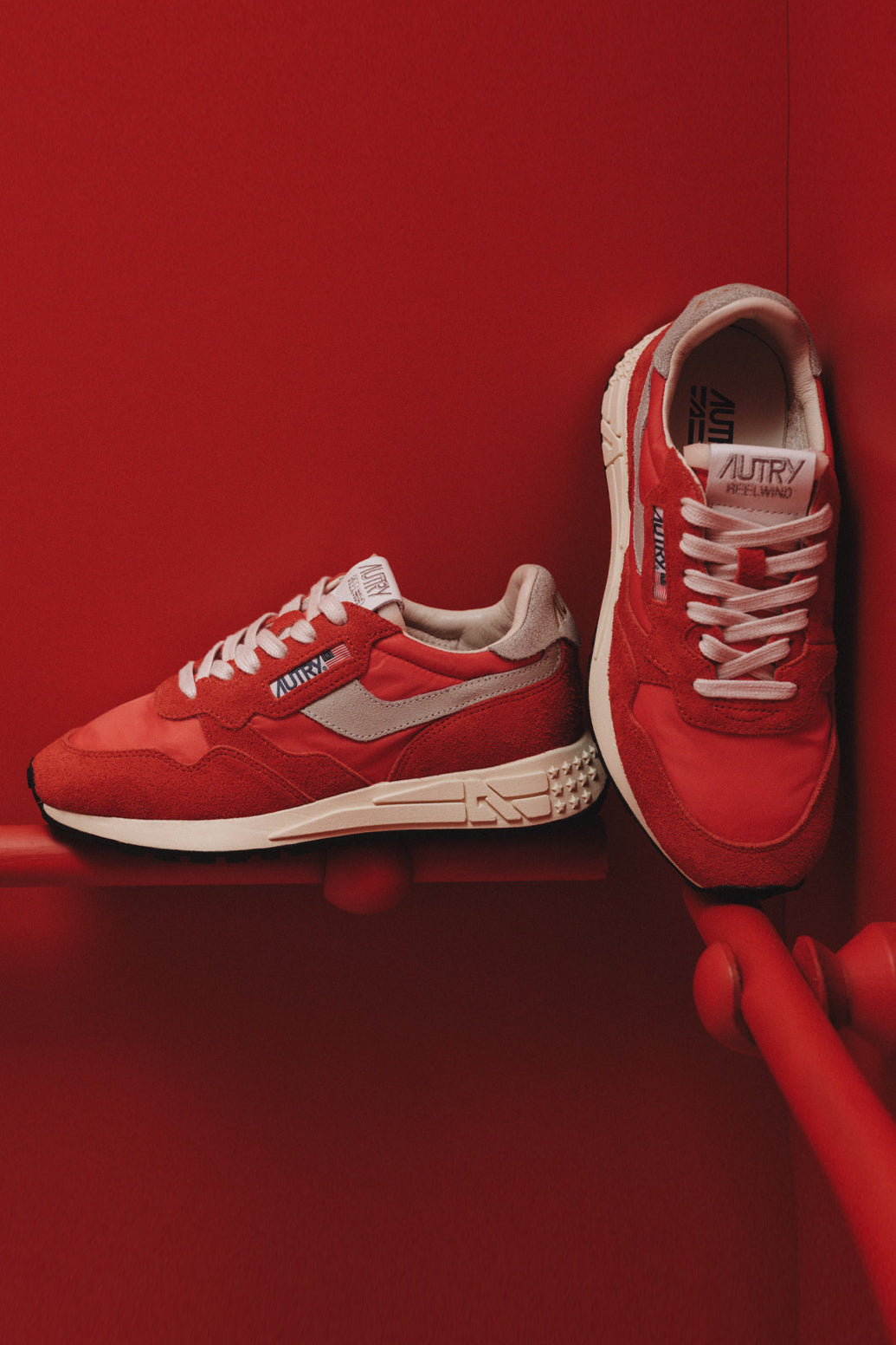 Sneaker Reelwind in Crack White/Red Autry
