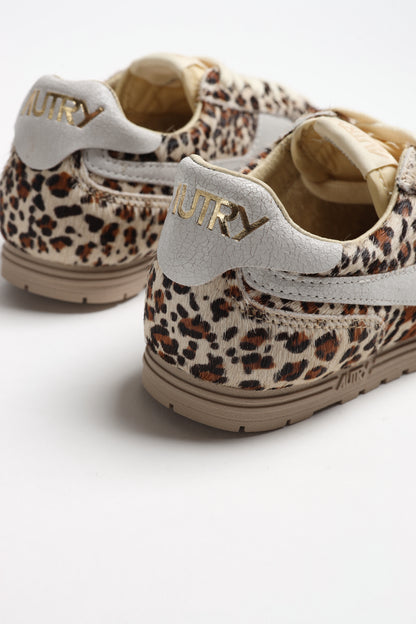 Sneaker Windspin in Pony Leo/White Autry