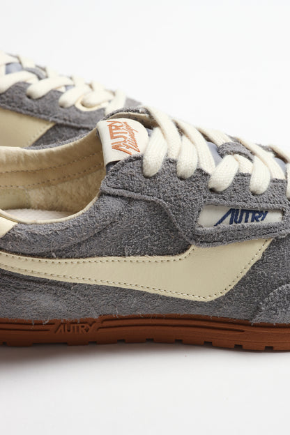 Windspin Sneakers in Seal/Rutabaga