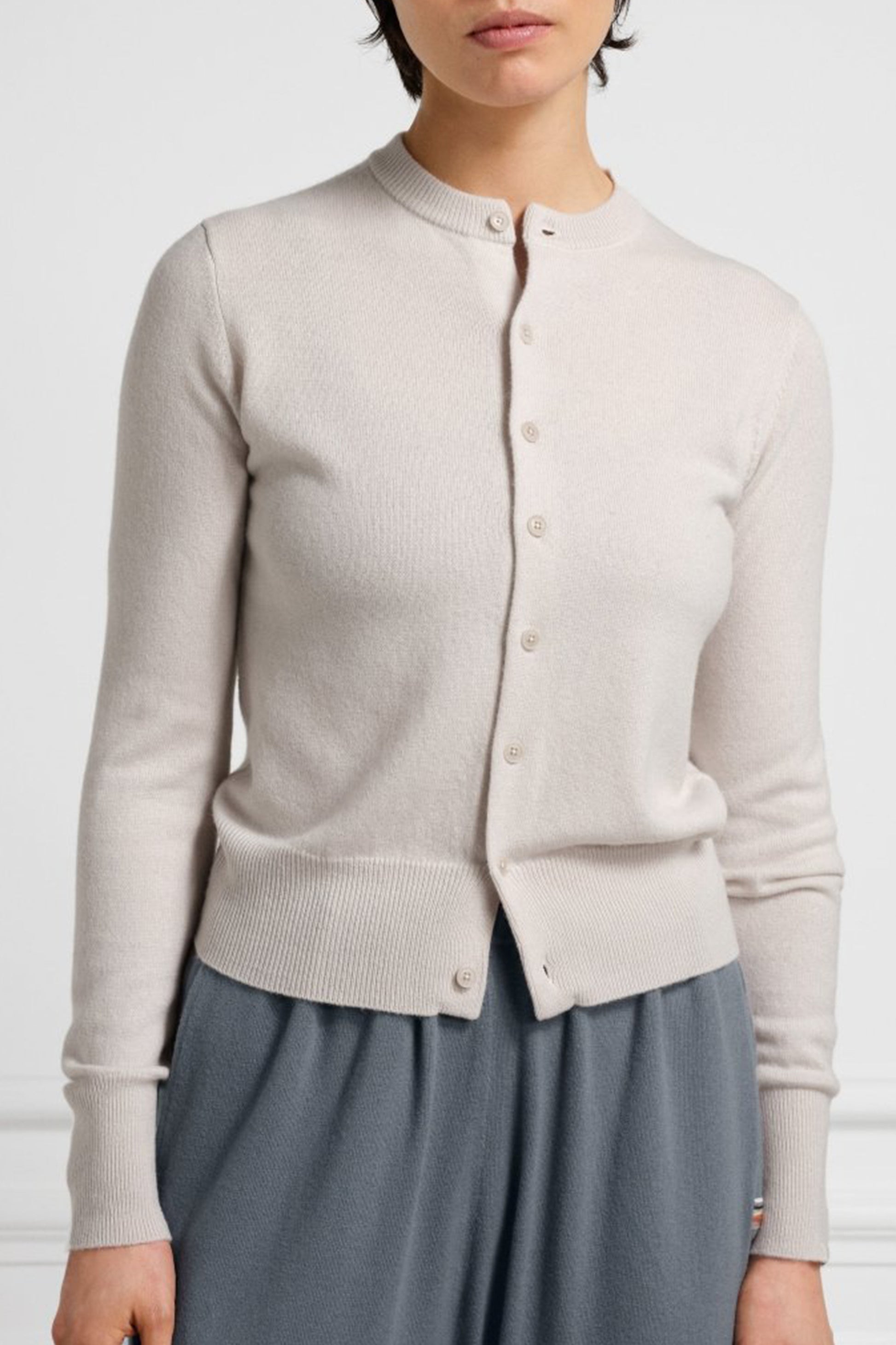 Cardigan Little 2 N° 300 in ChalkExtreme Cashmere - Anita Hass