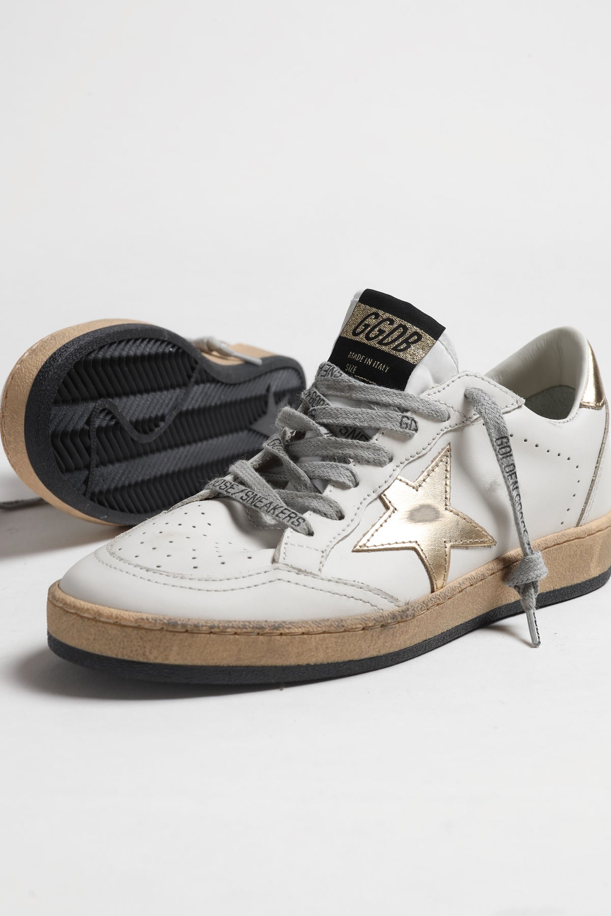Sneaker Ballstar in Milk/Gold Golden Goose