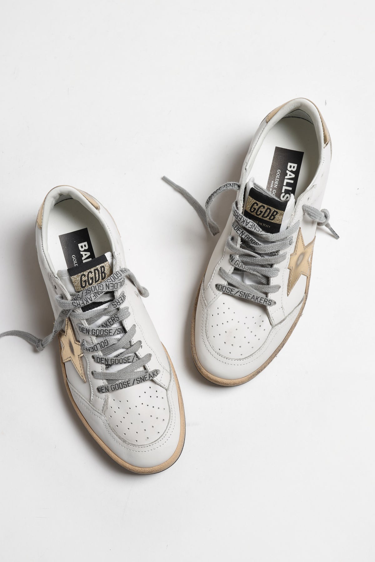 Sneaker Ballstar in Milk/Gold Golden Goose