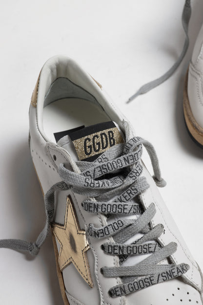 Sneaker Ballstar in Milk/Gold Golden Goose