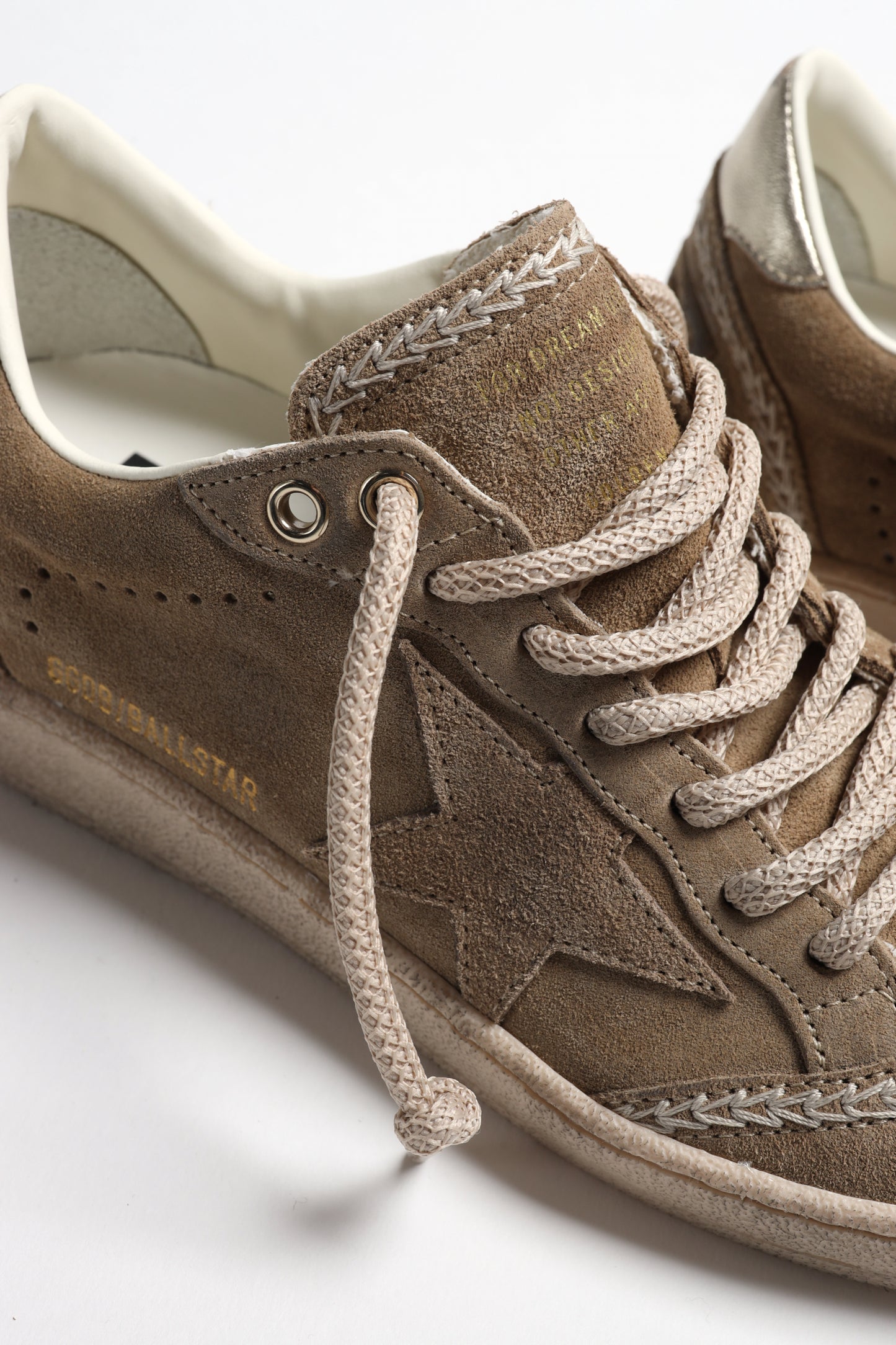 Sneaker Ball Star in Tobacco/Gold Golden Goose