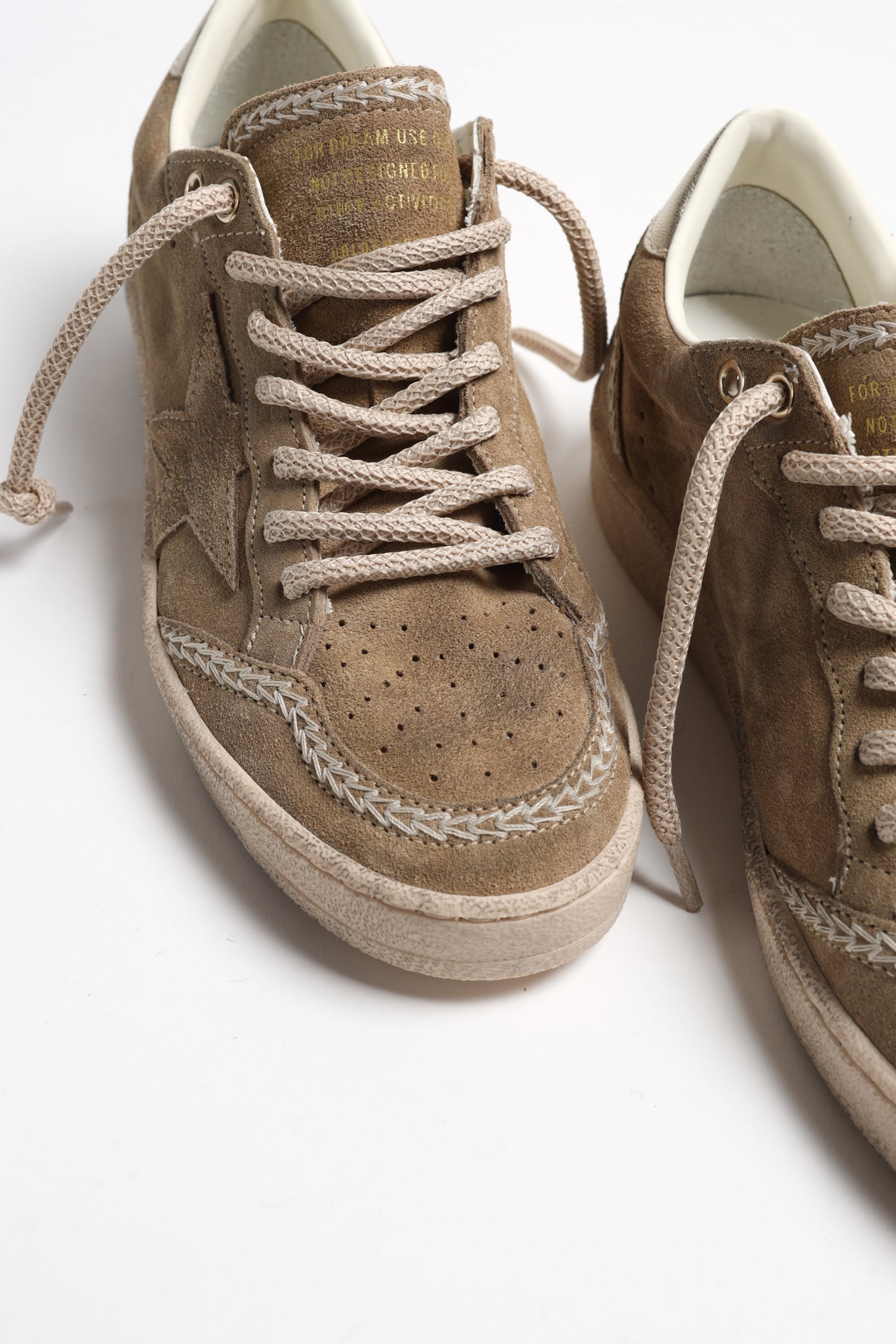 Sneaker Ball Star in Tobacco/Gold Golden Goose