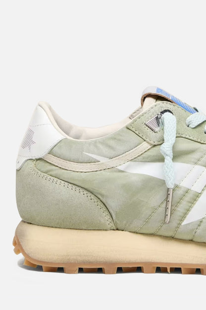Sneaker Marathon in Sage Green/White Golden Goose