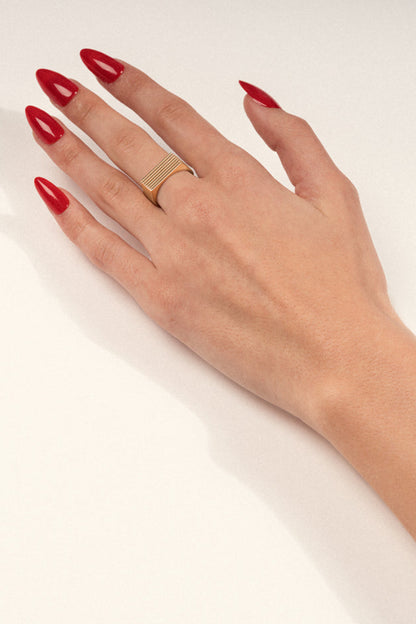 Ring Aurelia Signet in GoldIVI Los Angeles - Anita Hass