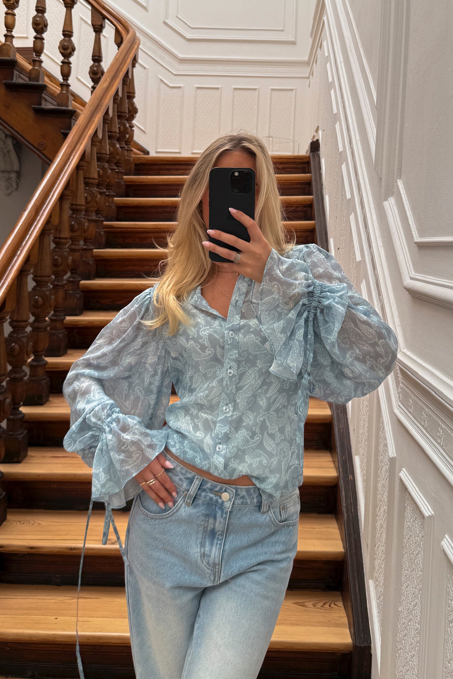 Elise Blouse in Blue Paisley – Ladneri 