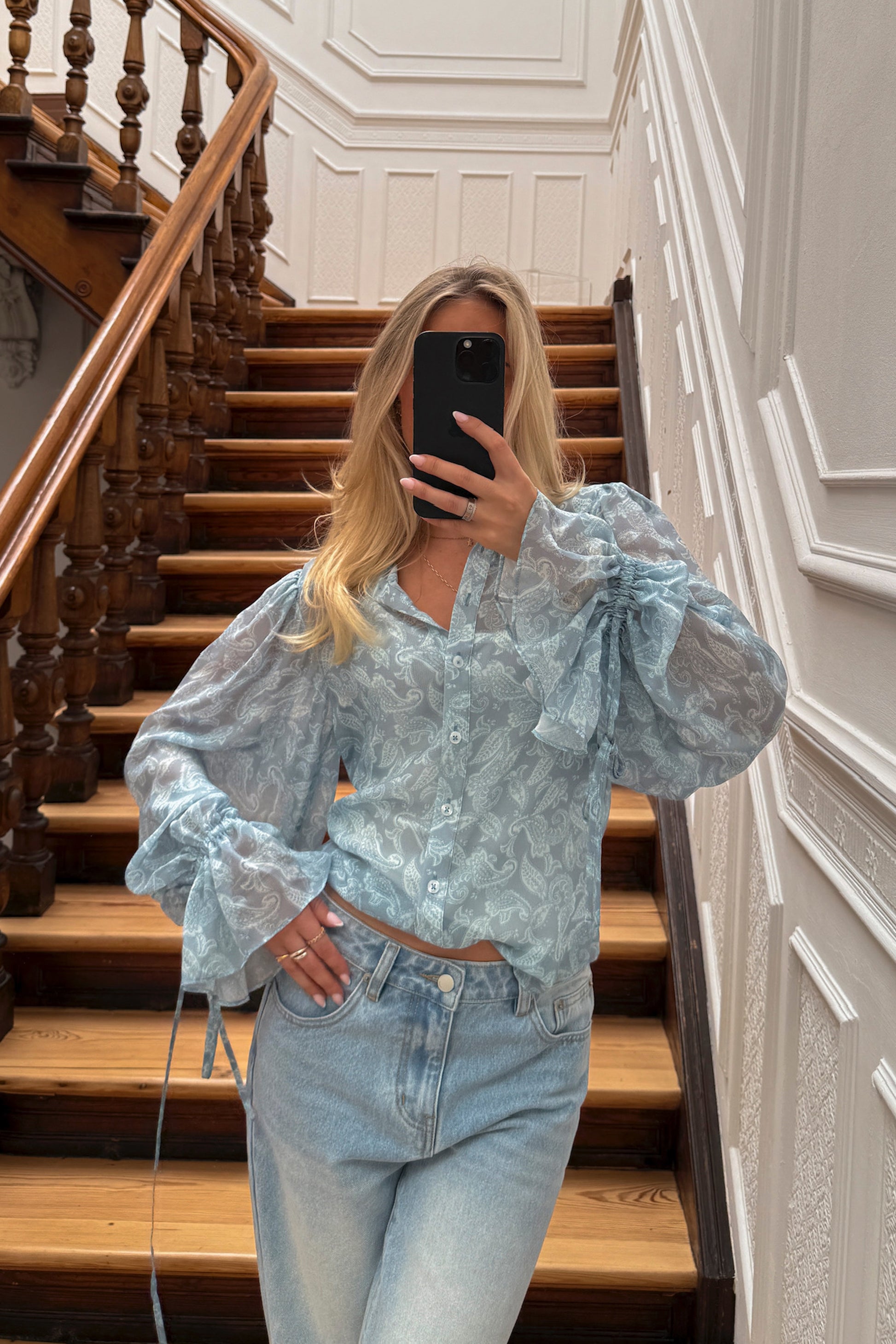 Elise Blouse in Blue Paisley – Ladneri 