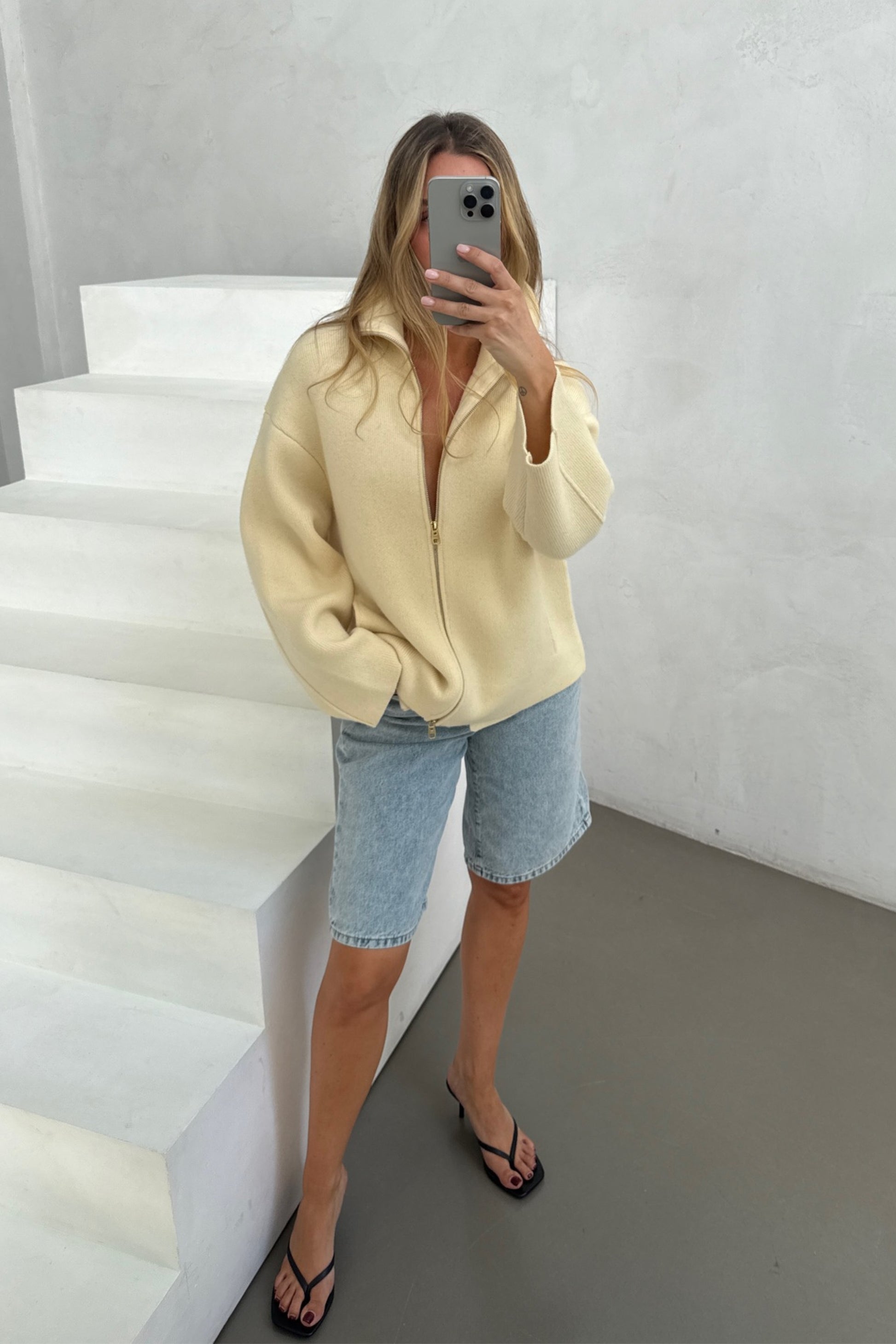 Cardigan Melua in Butter Yellow Ladneri