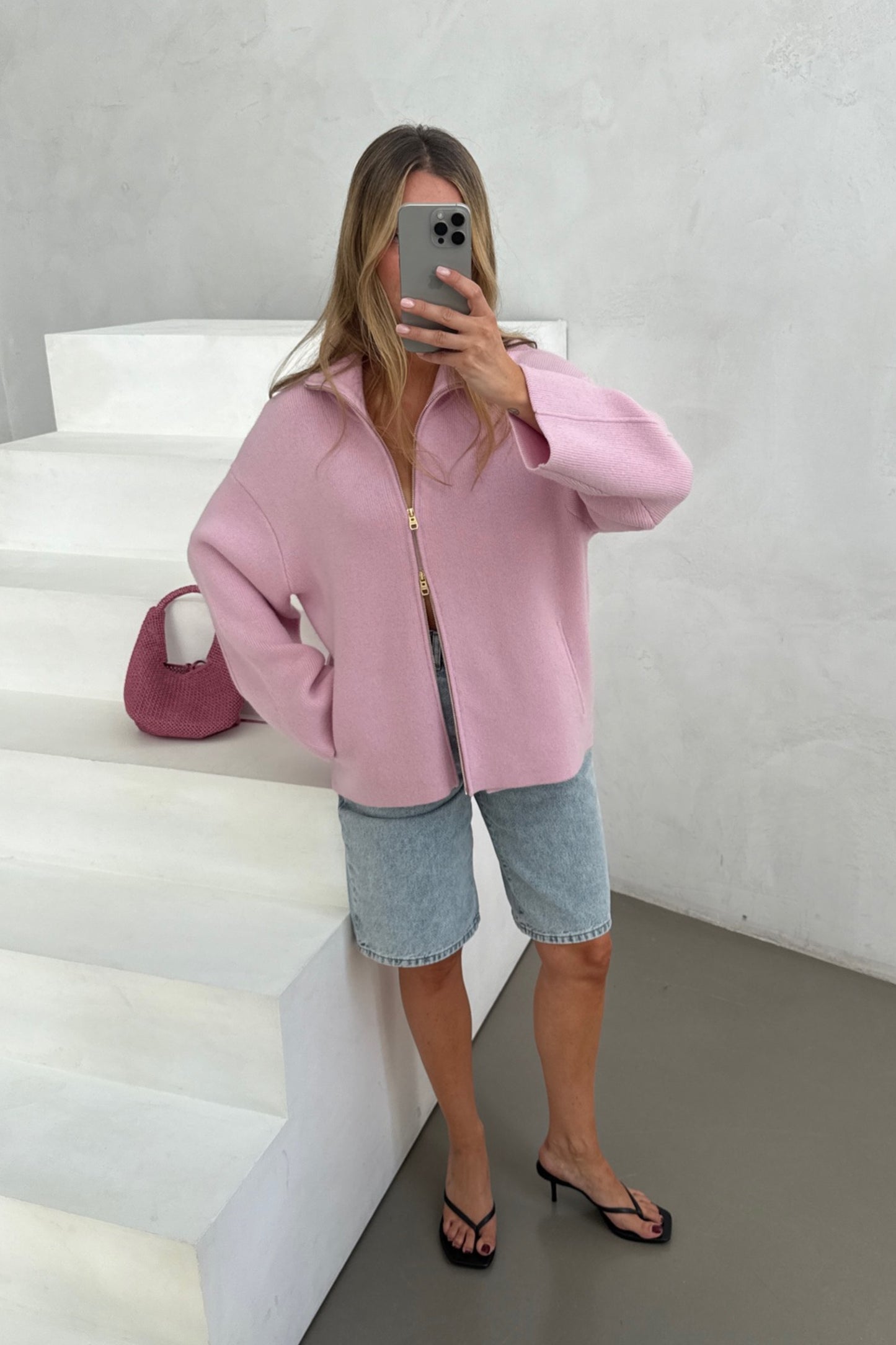Cardigan Melua in Winter Rose Ladneri