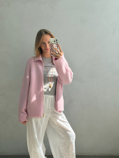 Cardigan Melua in Winter Rose Ladneri