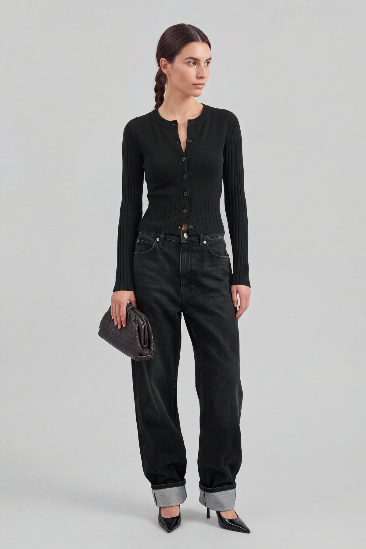 Cardigan Samine in Schwarz Ladneri – Model ist 1,78 m groß und trägt Gr. S
