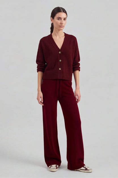 Hose Lill in Wine Ladneri – Model ist 1,78 m groß und trägt Gr. S