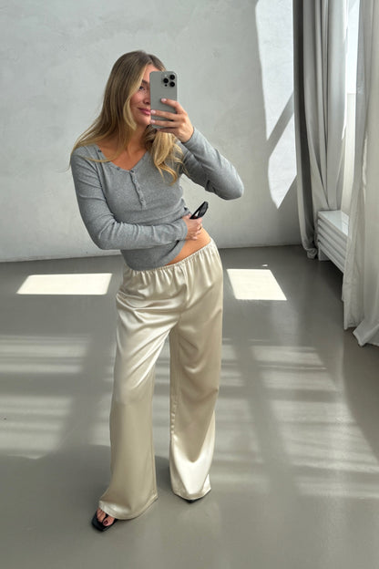 Hose Lodia in Ivory Ladneri