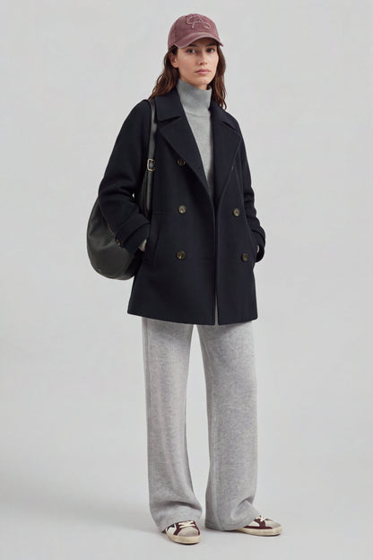Jacke Sofia in Navy Ladneri – Model ist 1,78 m groß und trägt Gr. S