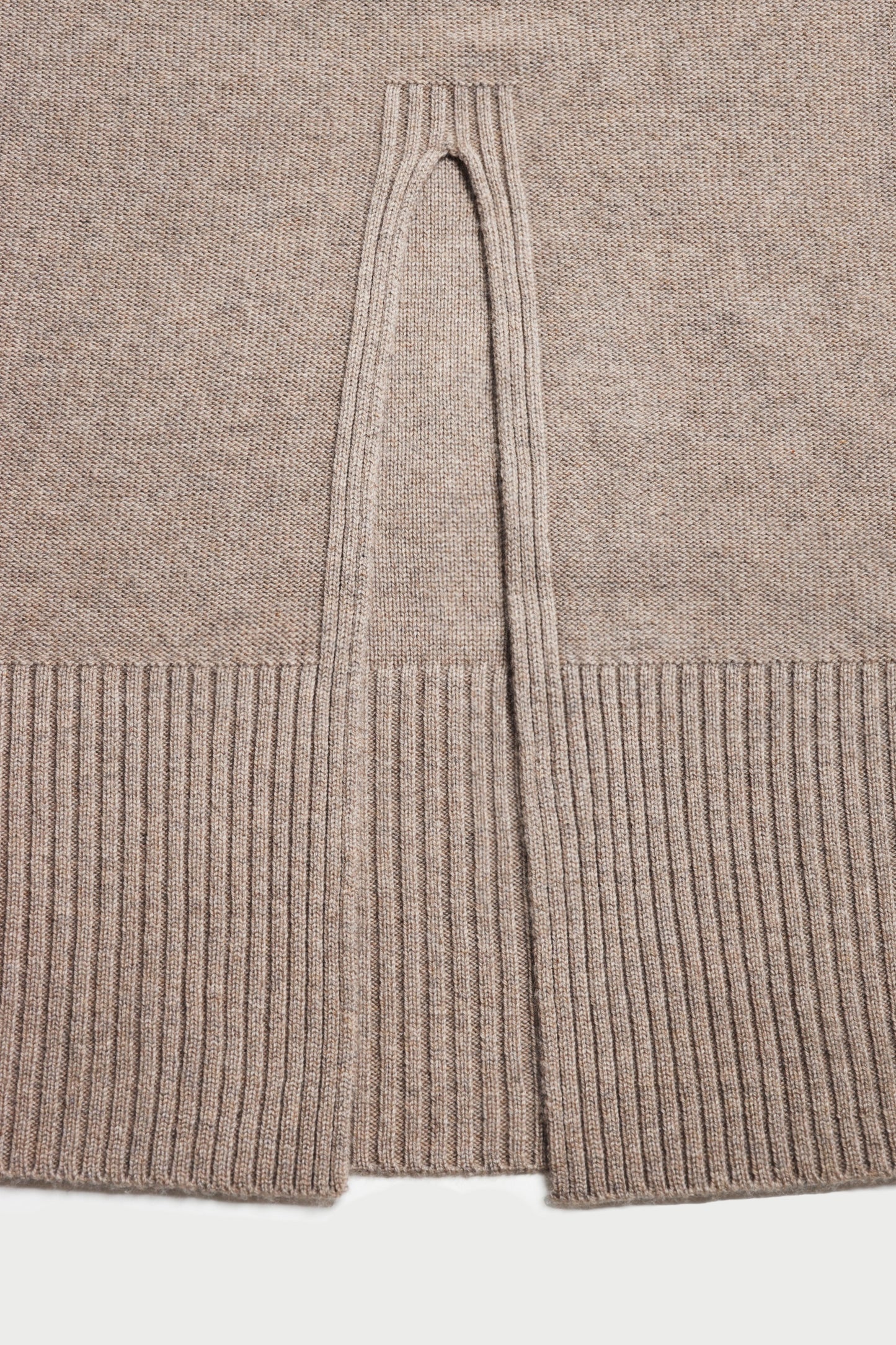 Dress Hamptons in Taupe