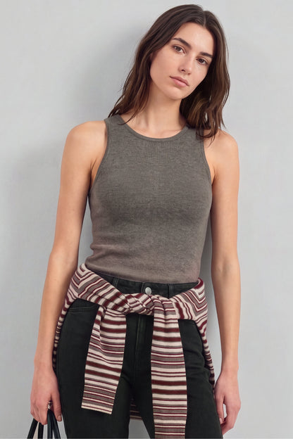 Layering Set in Truffle Ladneri – Model ist 1,78 m groß und trägt Gr. S