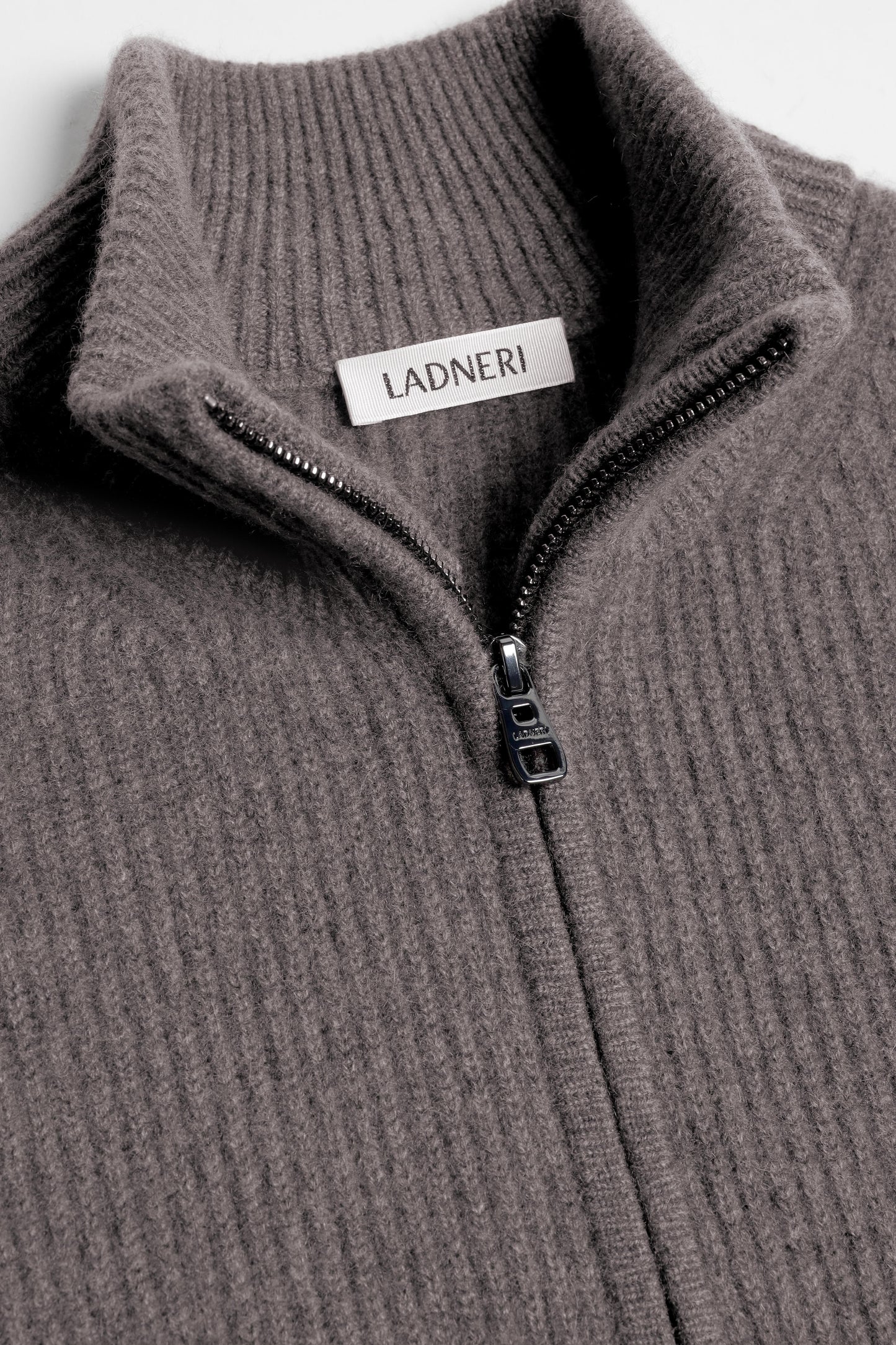 Paulie Cardigan in Dark Brown Melange, Ladneri Men - Anita Hass