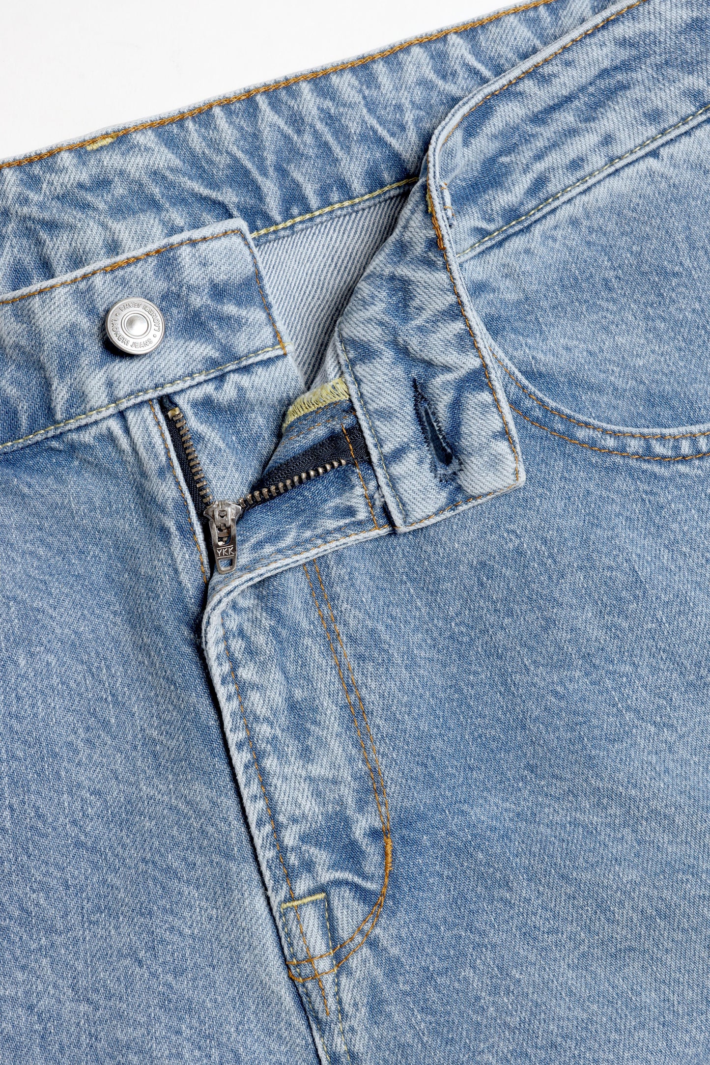 B. J. Jeans in Mid Blue, Ladneri Men - Anita Hass