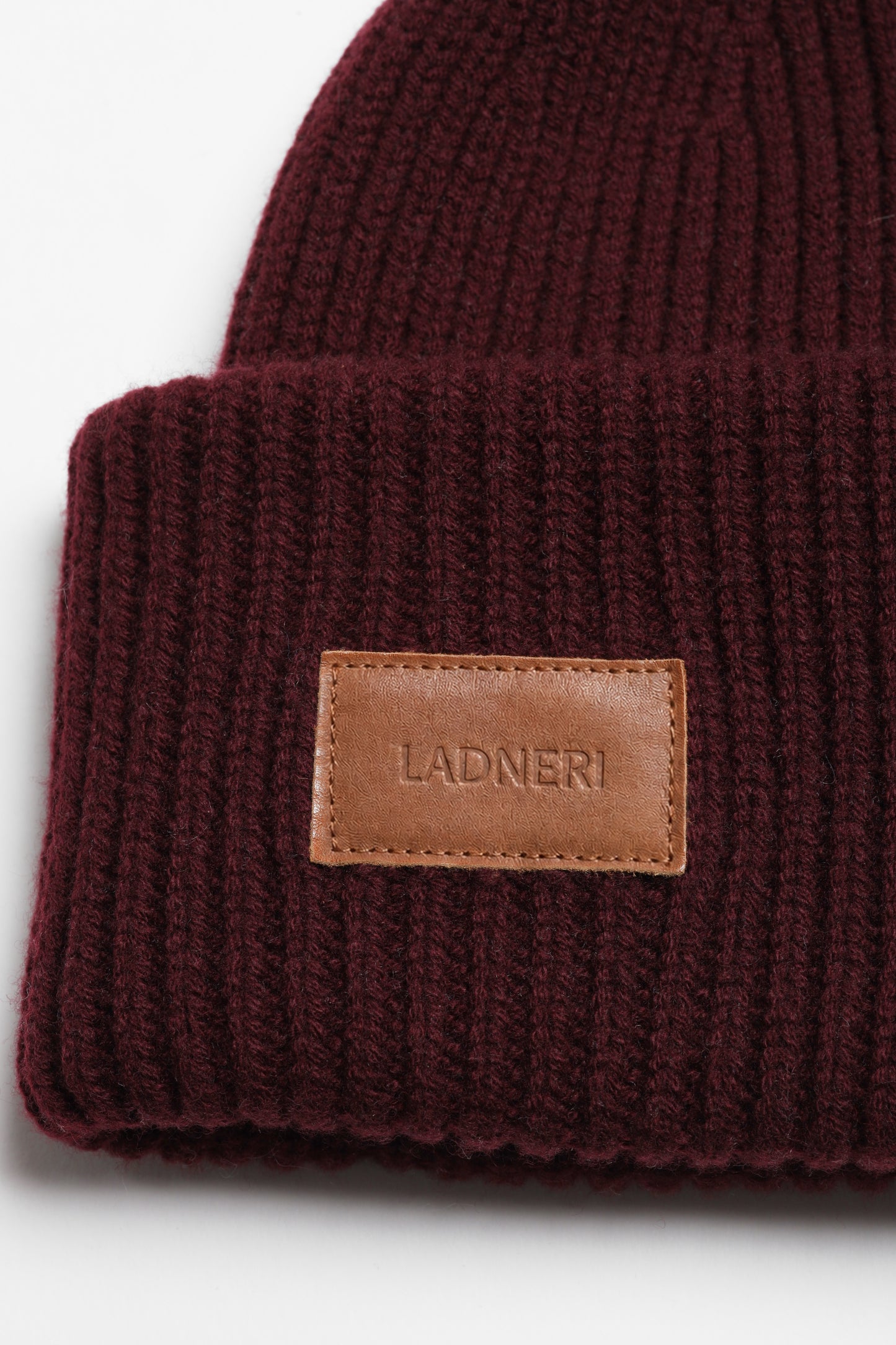 Mütze Aspen in Garnet Jewel Ladneri