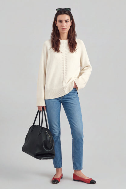 Pullover Alune in Ivory Ladneri – Model ist 1,78 m groß und trägt Gr. S