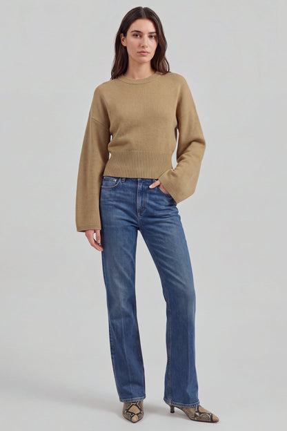 Pullover Fede in Camel Ladneri – Model ist 1,78 m groß und trägt Gr. S
