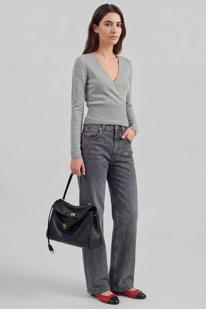 Pullover Sera in Knitted Stone Ladneri – Model ist 1,78 m groß und trägt Gr. S