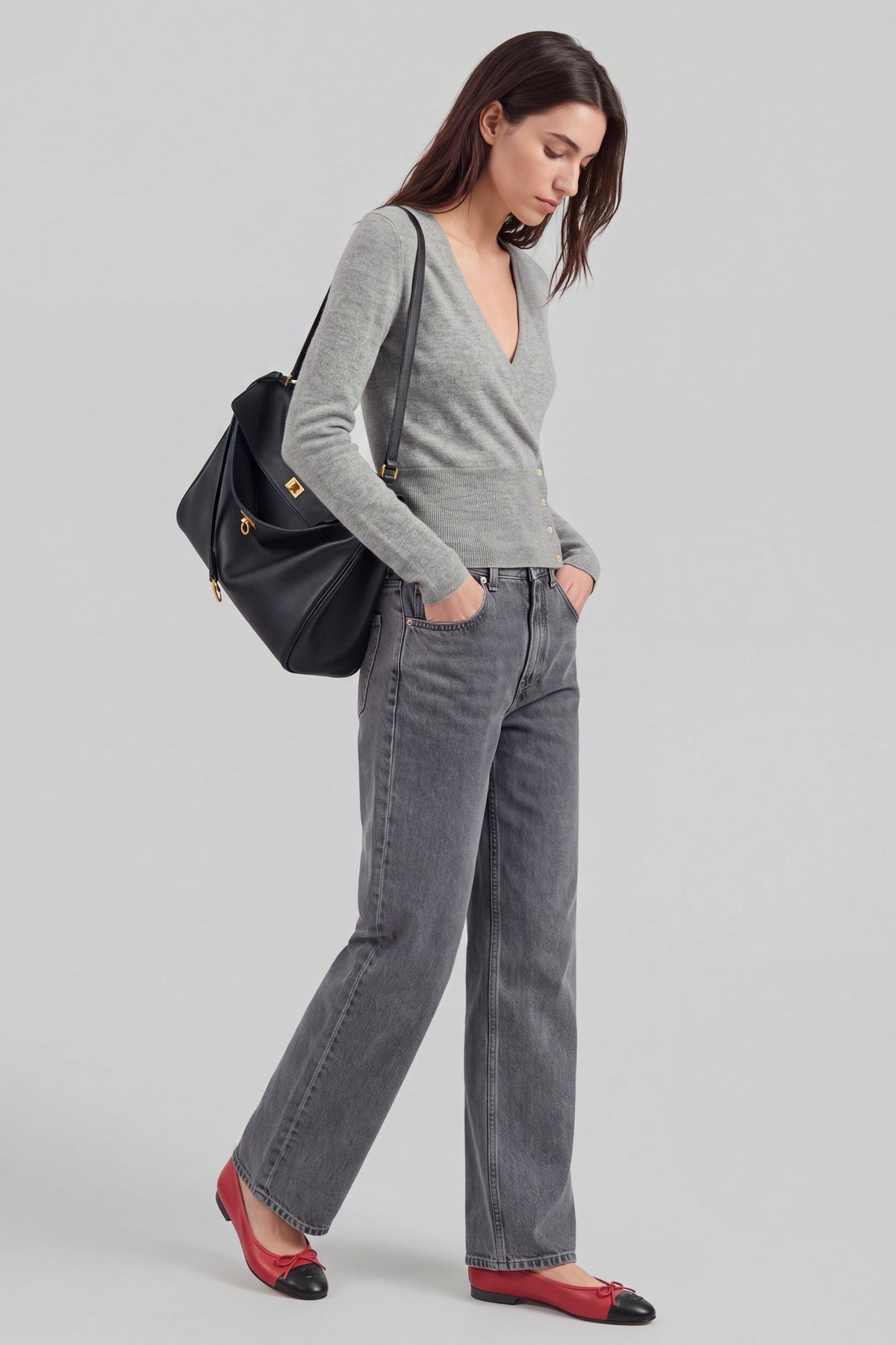 Pullover Sera in Knitted Stone Ladneri – Model ist 1,78 m groß und trägt Gr. S