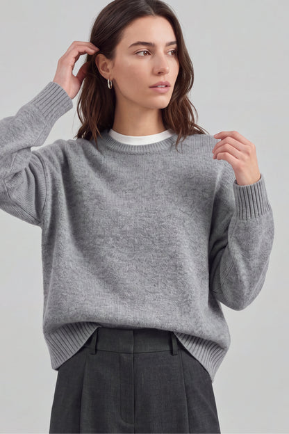 Pullover Slush in Silver Haze Ladneri – Model ist 1,78 m groß und trägt Gr. S