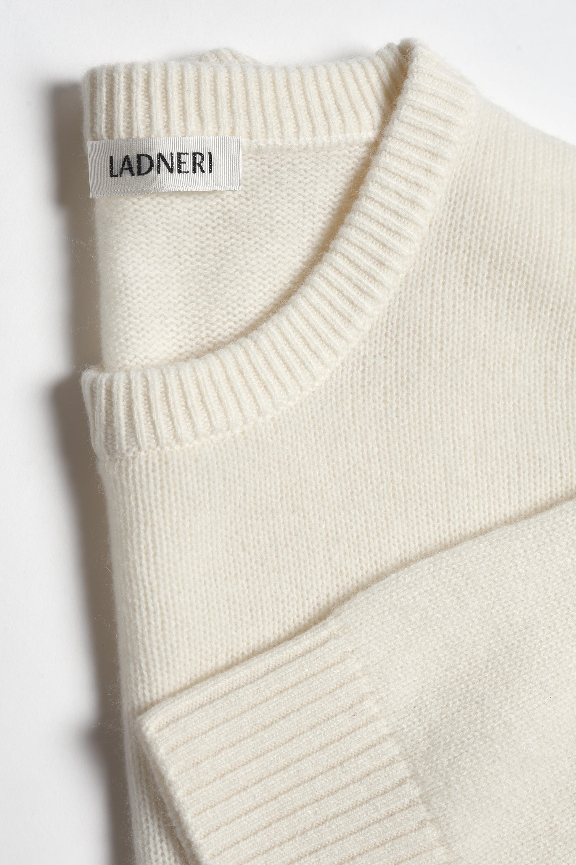 Slush Soleil Sweater in White – Ladneri