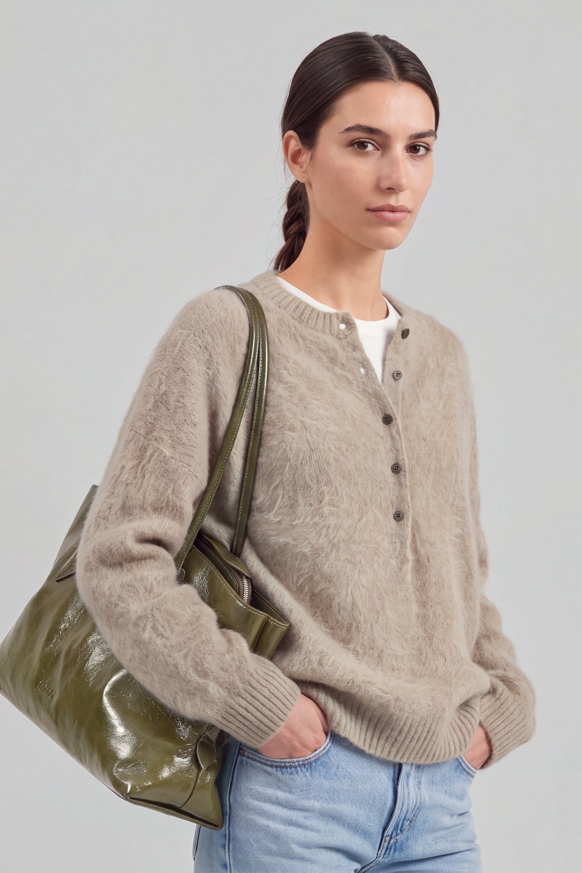 Pullover Veya in Sand Brushed Ladneri – Model ist 1,78 m groß und trägt Gr. S