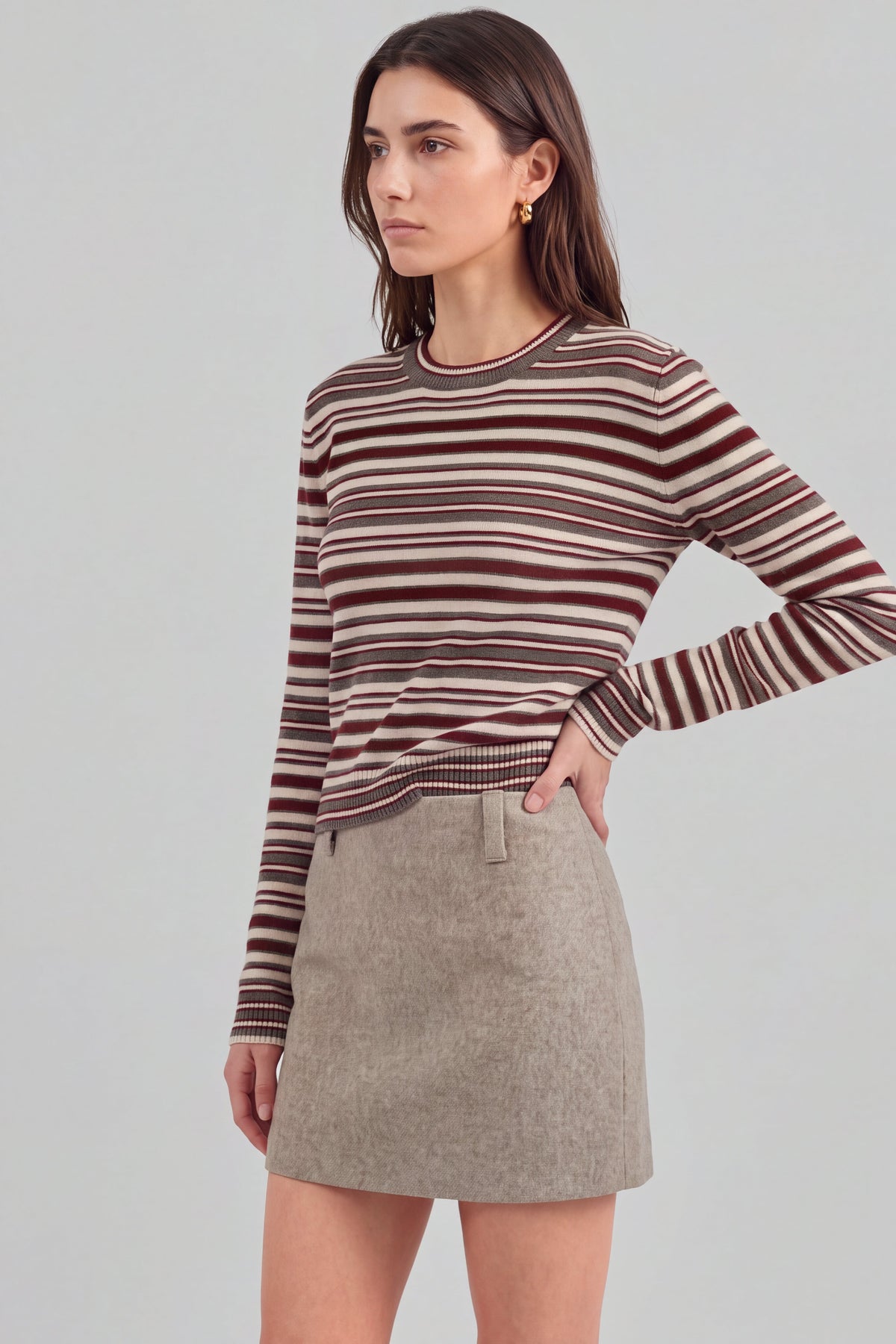 Rock Alix in Taupe Melange Ladneri – Model ist 1,78 m groß und trägt Gr. S