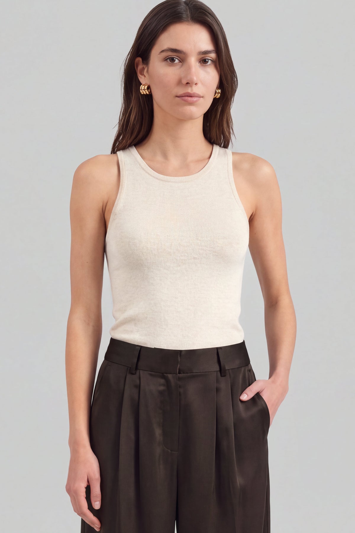 Stricktop Elou in Cream Ladneri – Model ist 1,78 m groß und trägt Gr. S