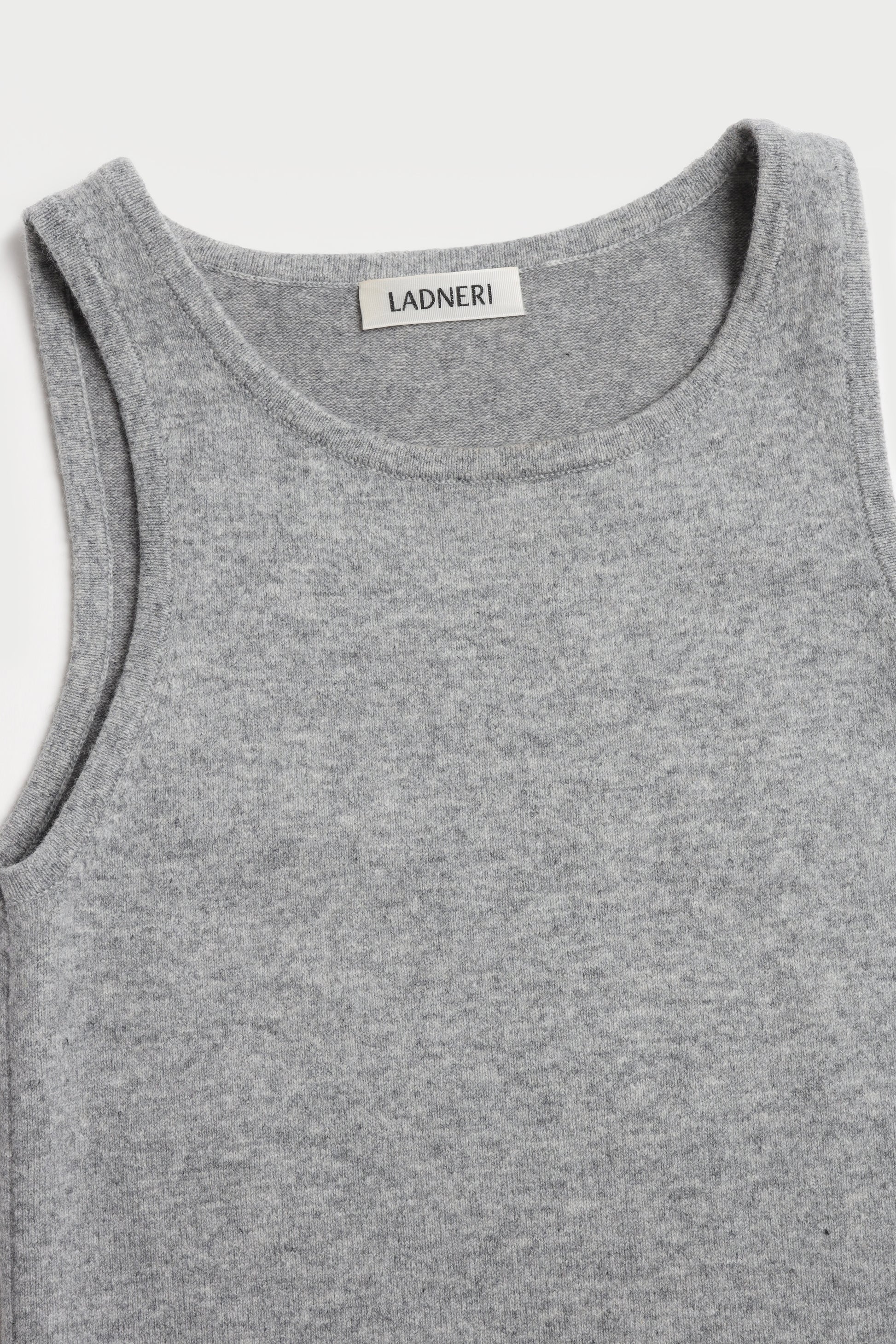 Stricktop Elou in Knitted Stone Ladneri