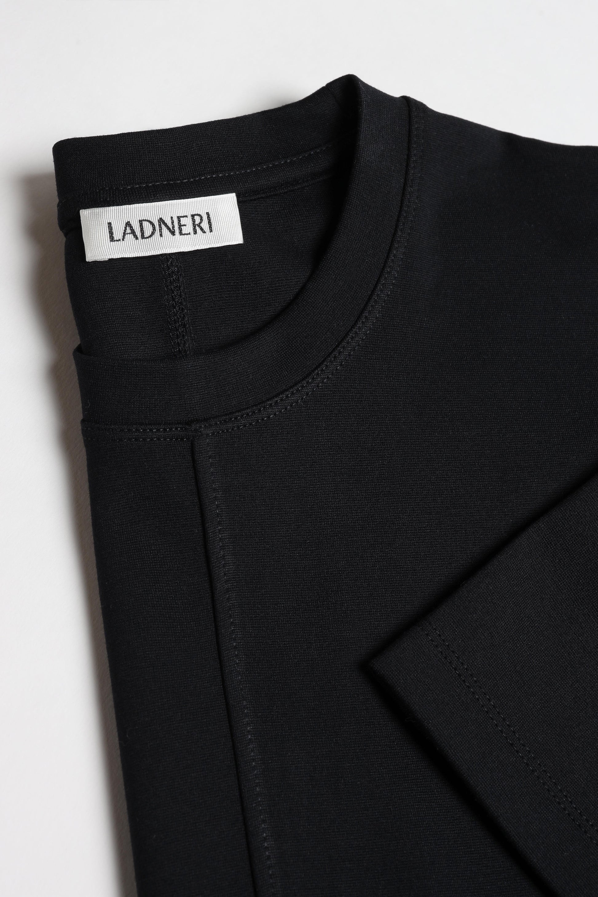 Camiseta Elodie en negro – Ladneri 