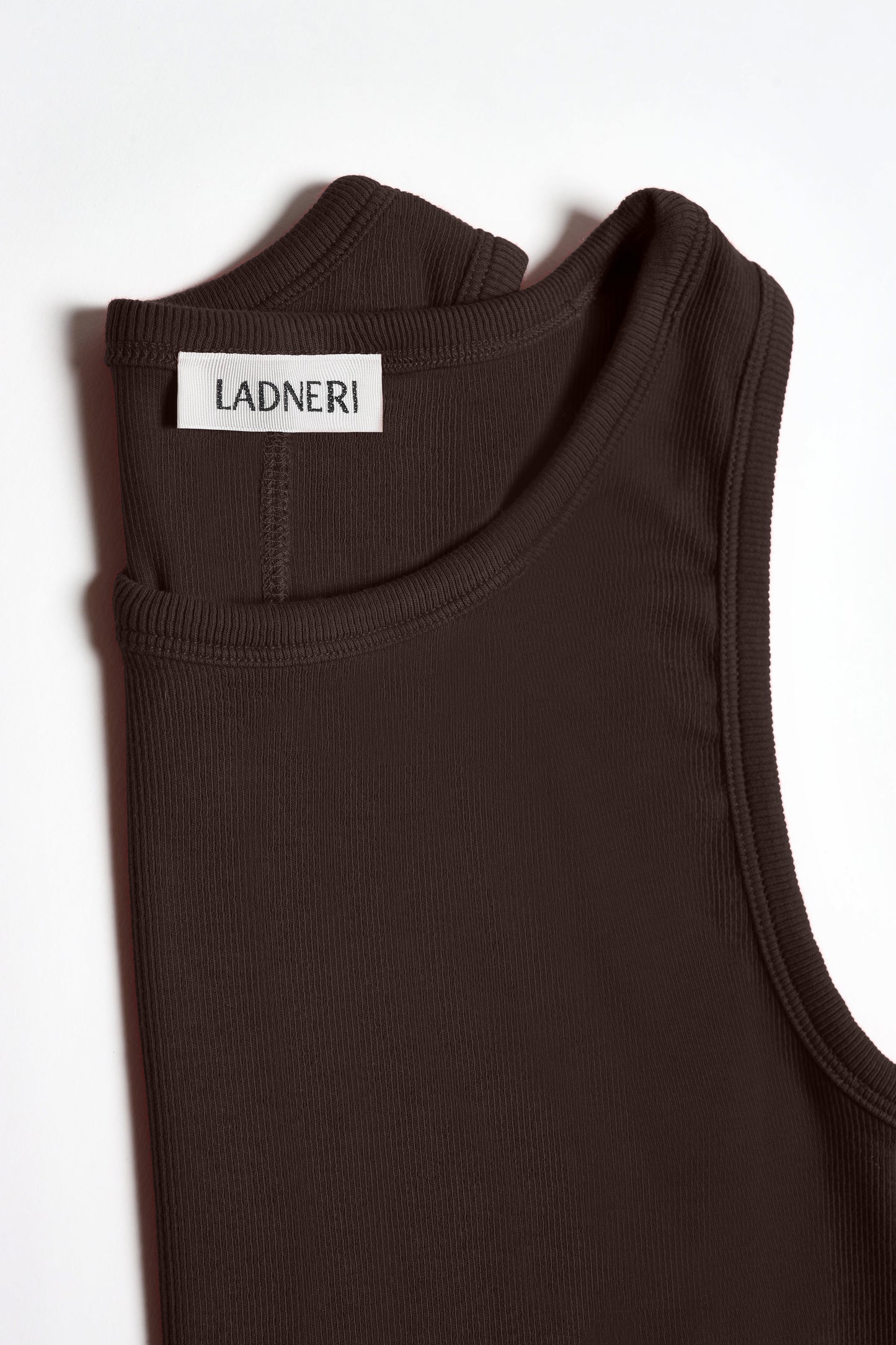 Tank Top La Coeur in Dunkelbraun Ladneri