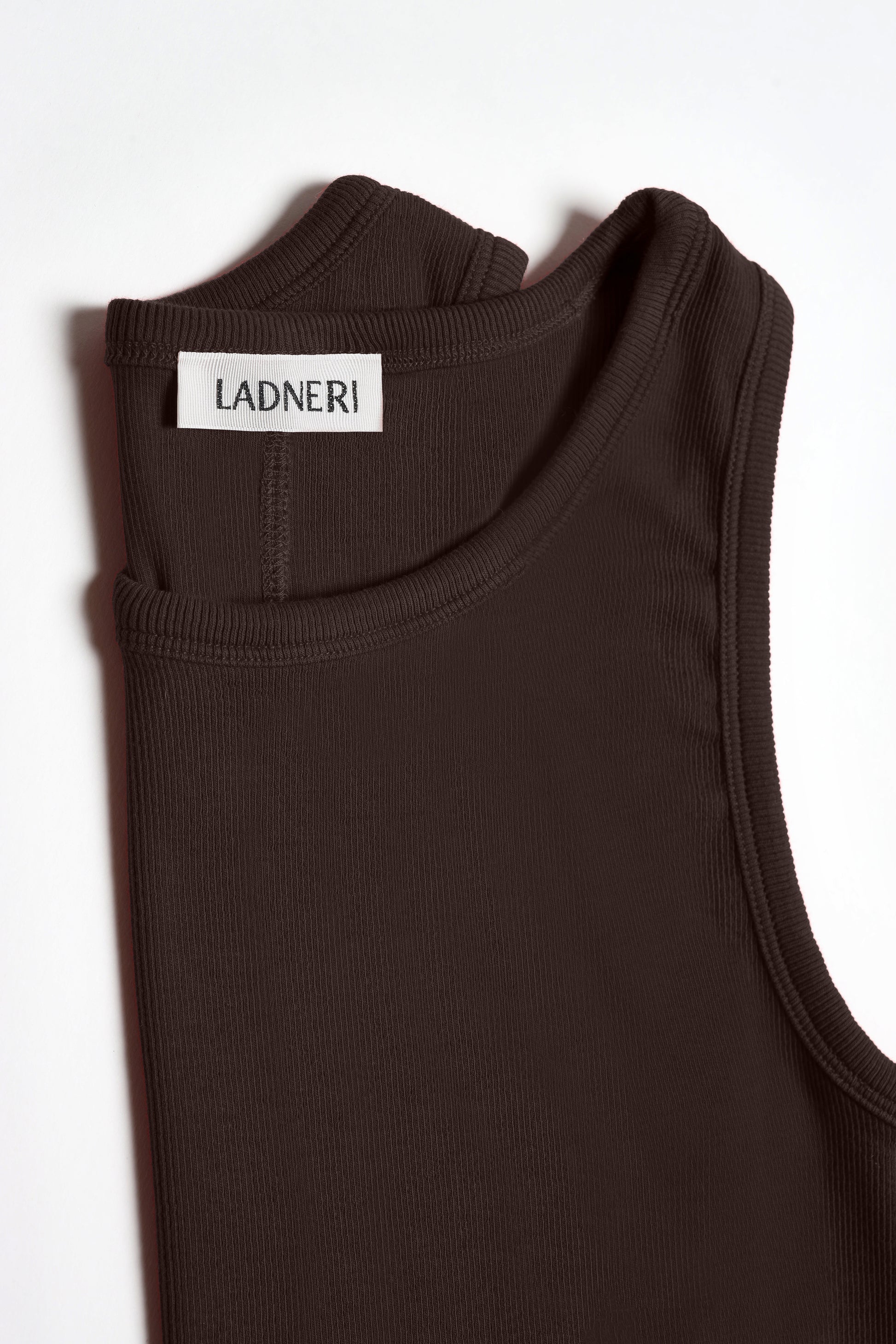 Tank Top La Coeur in Dunkelbraun Ladneri