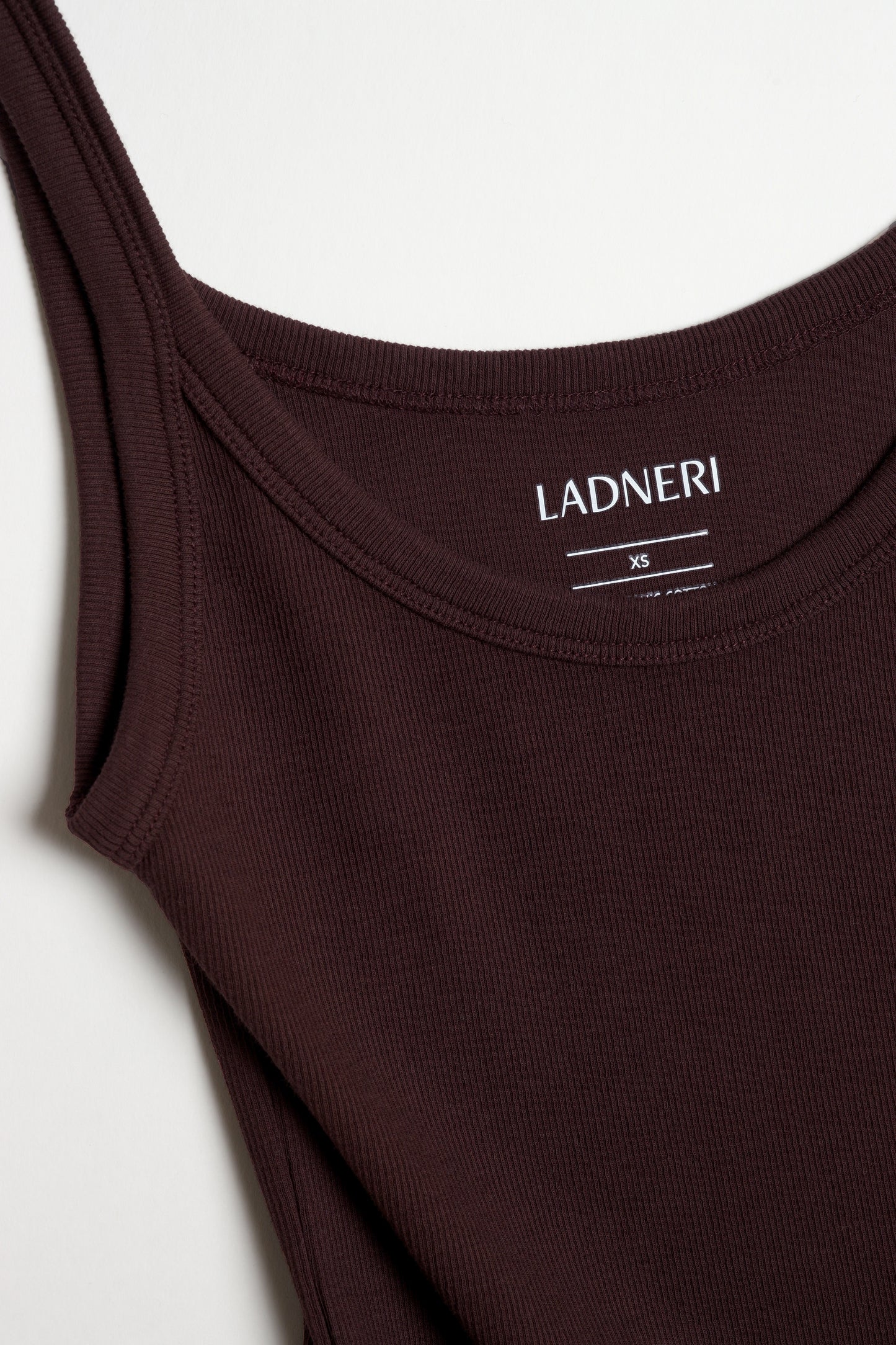 Tank Top Le Mans in Dunkelbraun Ladneri