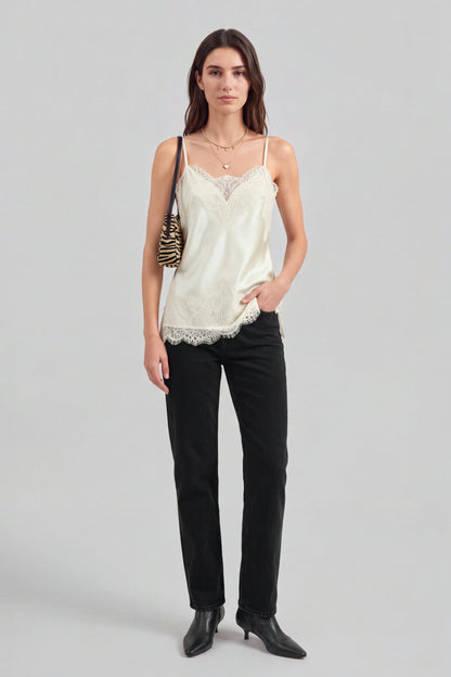 Top Darla in Cream Ladneri – Model ist 1,78 m groß und trägt Gr. S
