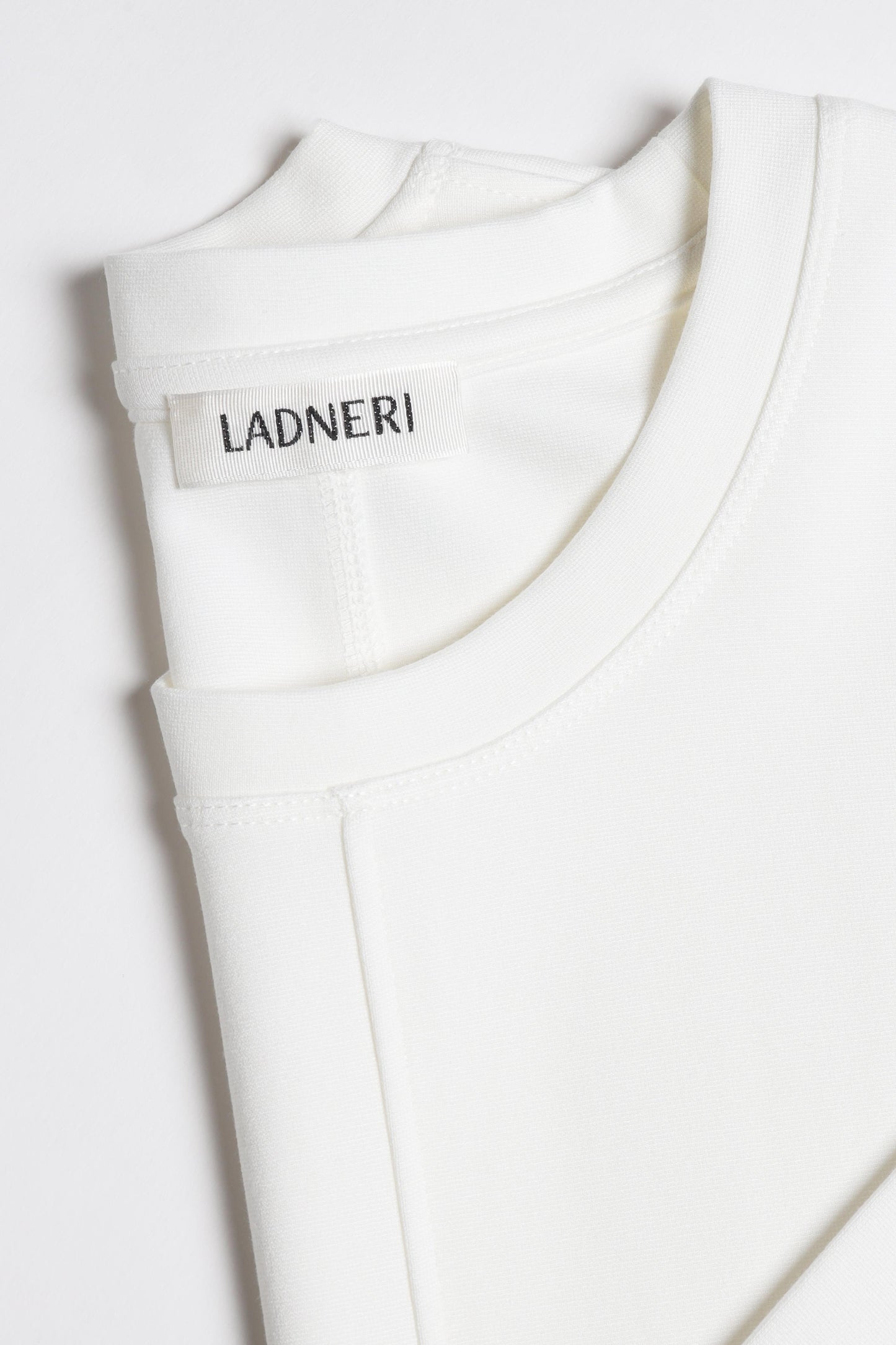 T-Shirt Elodie in Off White – Ladneri 