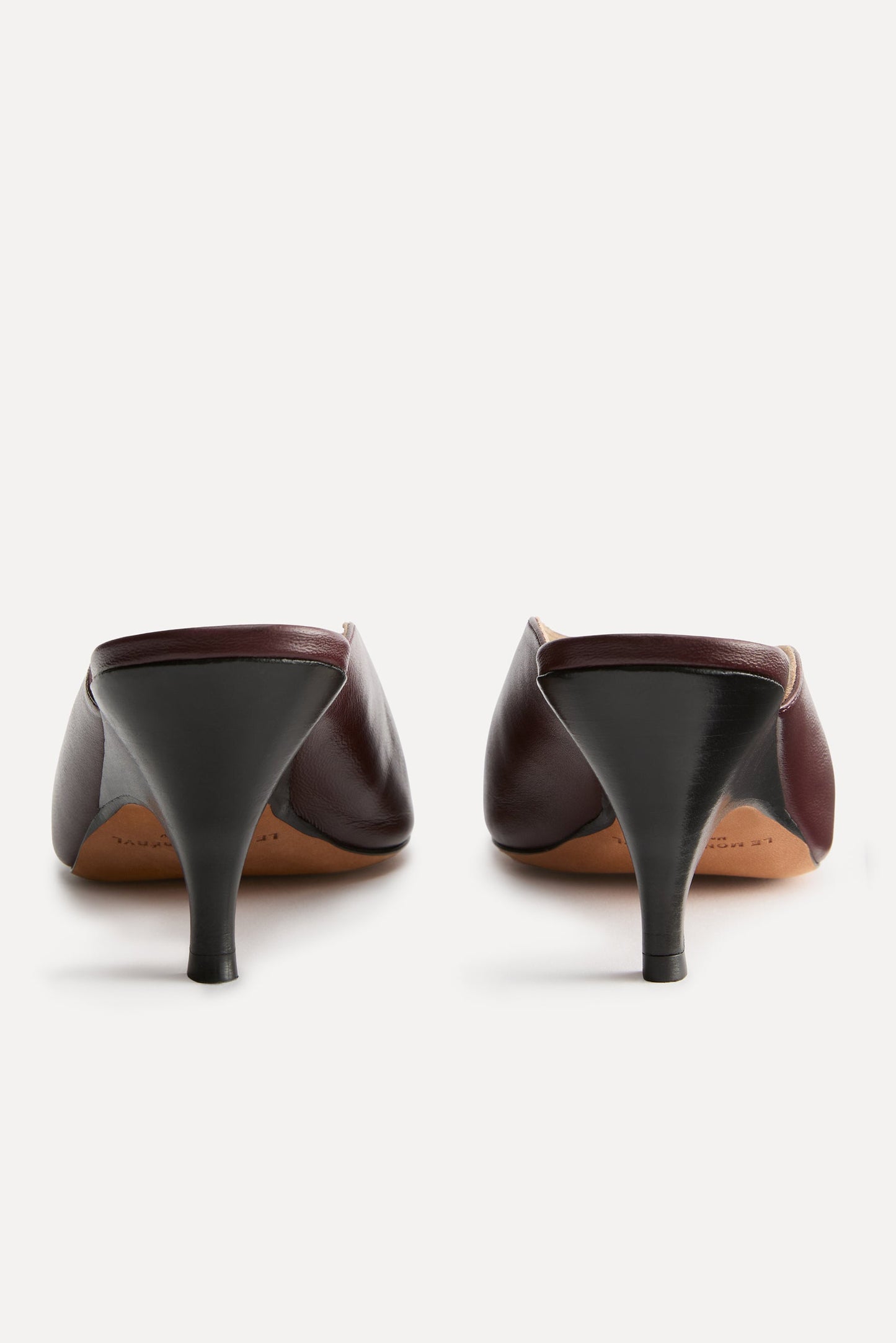 Mules Petra in Bordeaux Le Monde Beryl