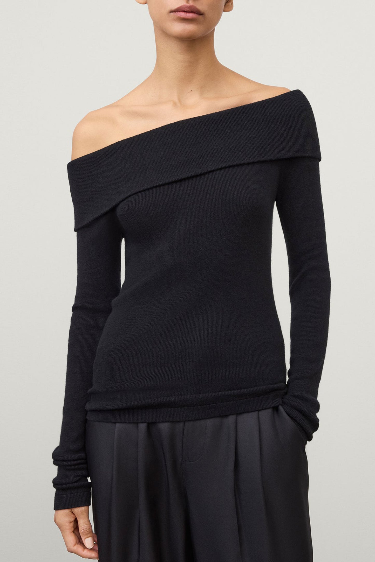 Claudina sweater in black