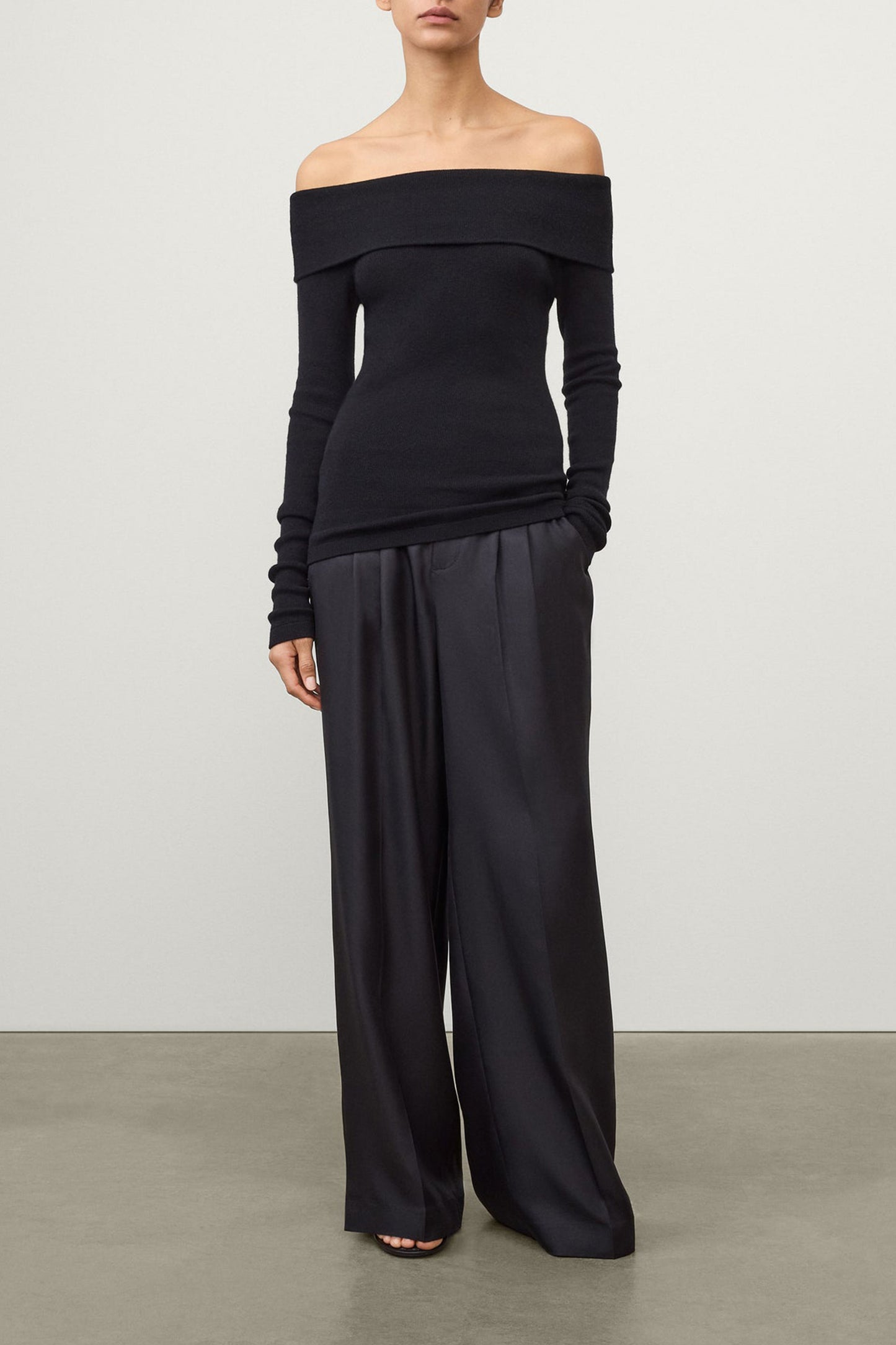 Claudina sweater in black